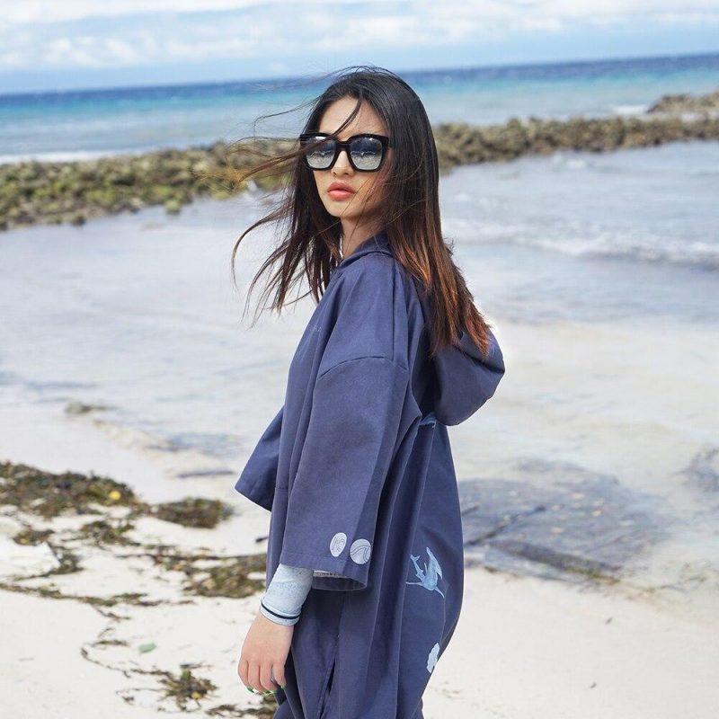 poncho surf shark bleu 933