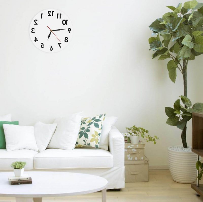 horloge inversee design blanc