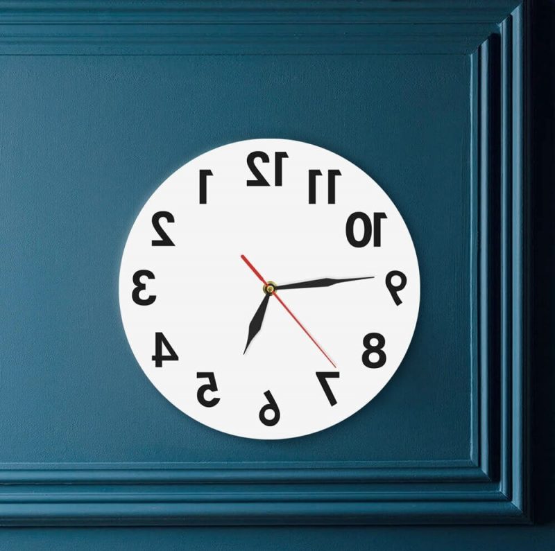 horloge inversee design murale