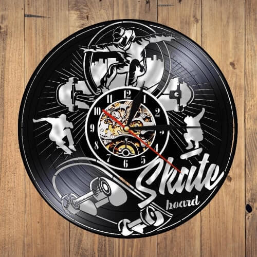 horloge murale vinyle skateboard diametre 30 cm skate home